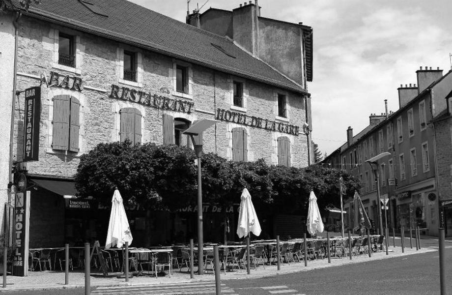 Hotel De La Gare Severac-d'Aveyron Bagian luar foto