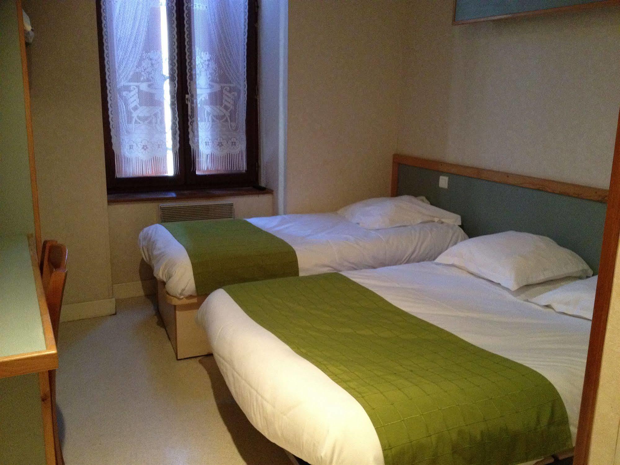 Hotel De La Gare Severac-d'Aveyron Bagian luar foto