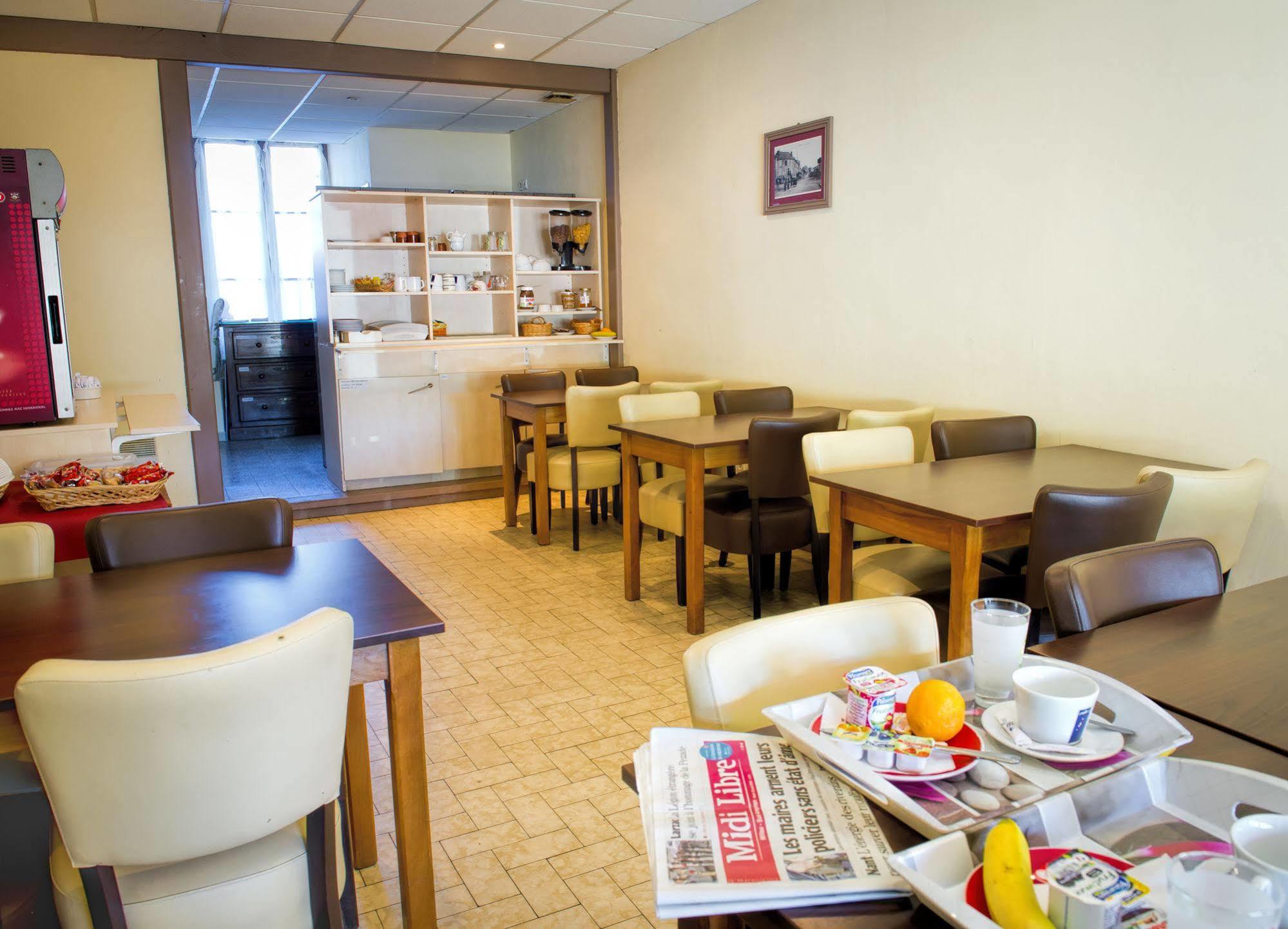 Hotel De La Gare Severac-d'Aveyron Bagian luar foto