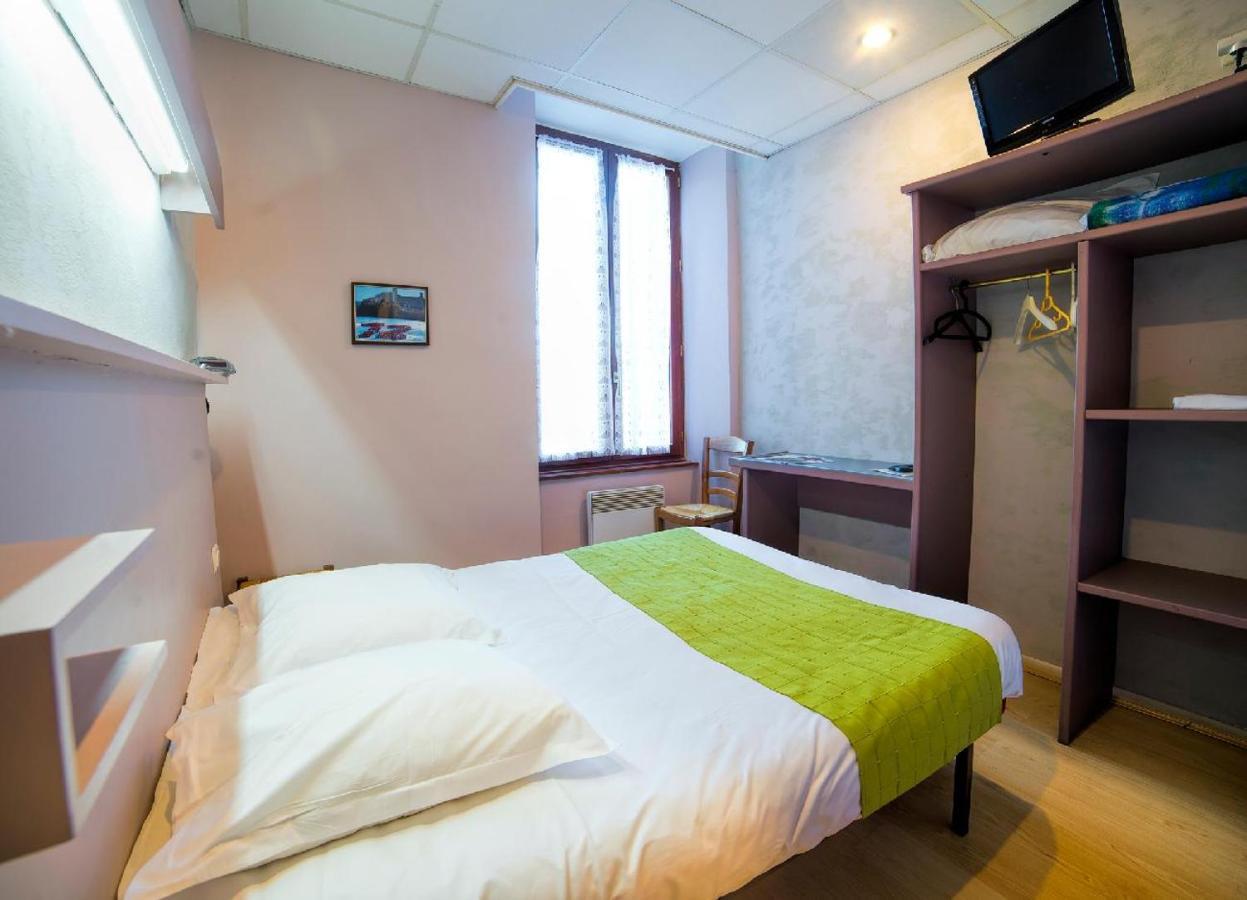 Hotel De La Gare Severac-d'Aveyron Bagian luar foto